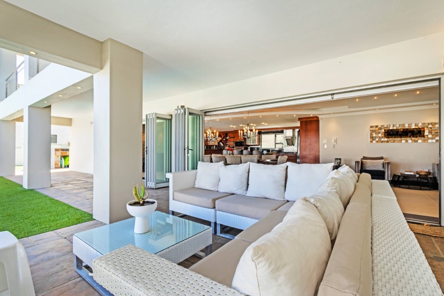 6 Bedroom Property for Sale in Baronetcy Estate Western Cape